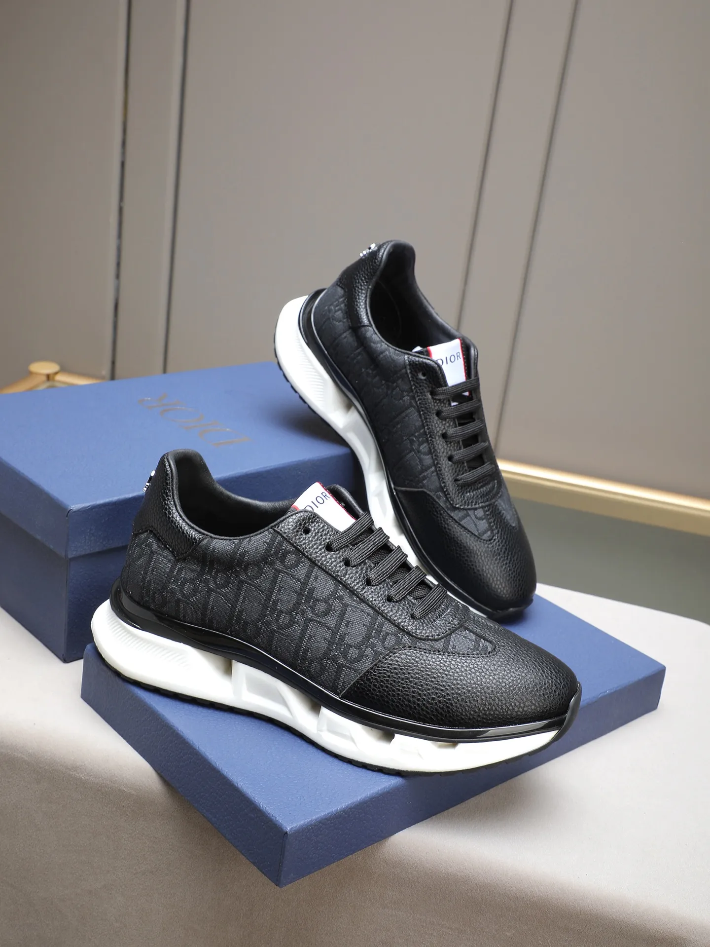 PP460 New Dior🆕The latest men's casual sports shoes, the upper is made of imported cowhide➕Dior's special material! Breathable sheepskin. The TPU blade base is lightweight and wear-resistant! Size:38-44 (45 customized)